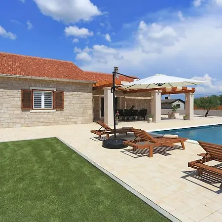 Villa Orkula