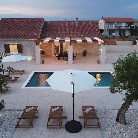 Villa Orkula *