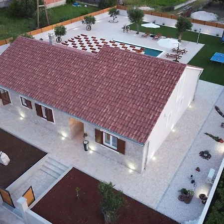 Villa Orkula *