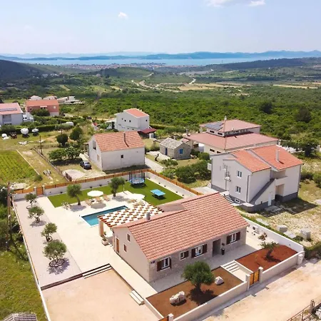 Orkula Villa *