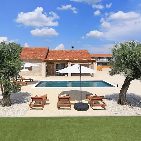 Villa Orkula Debeljak
