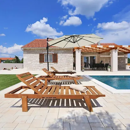 Orkula Villa Debeljak