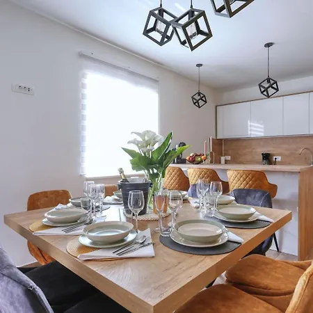 Willa Orkula Debeljak