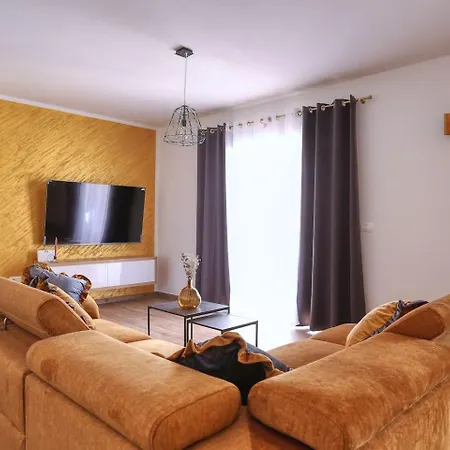 Villa Orkula Debeljak