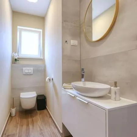 Βίλα Orkula Debeljak