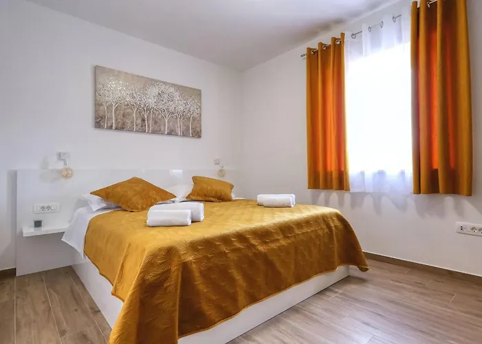 Orkula Villa *