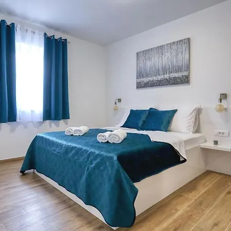 Vila Orkula Debeljak