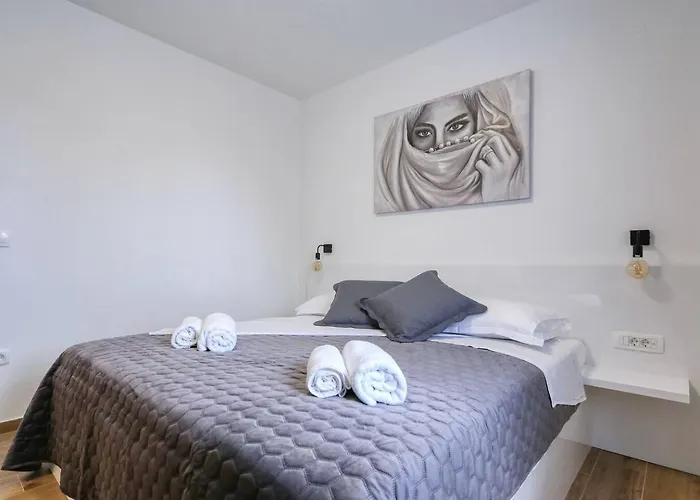 Вилла Orkula Debeljak