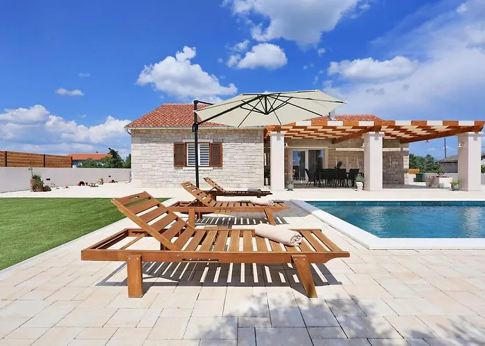 Orkula Вилла Debeljak