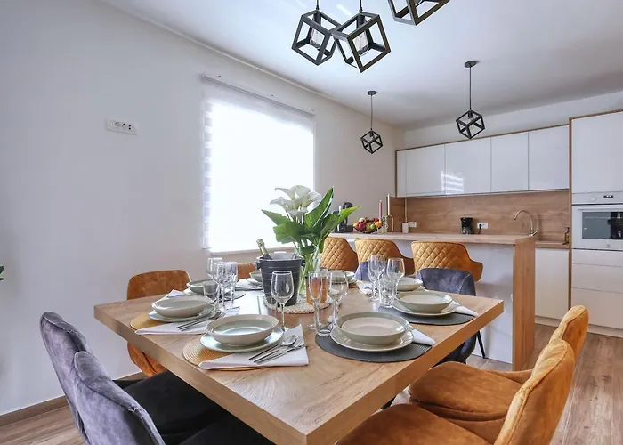 Вилла Orkula Debeljak