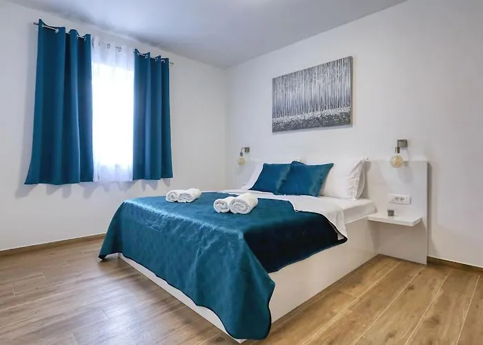 Вилла Orkula Debeljak